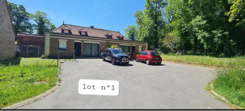 Maison - 954 m² - 40 pièces