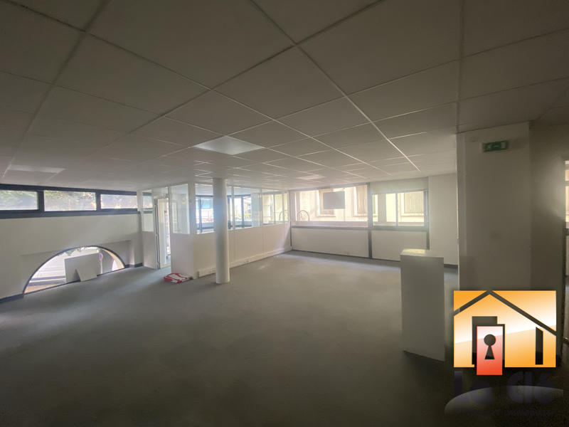 Local d'activités - 155 m²