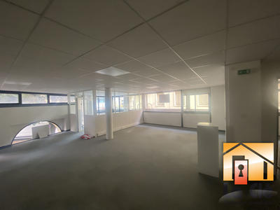 Local d'activités - 155 m²