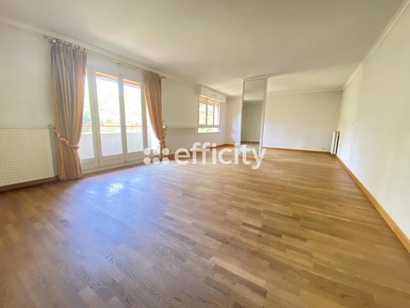 Appartement - 104 m² - 5 pièces