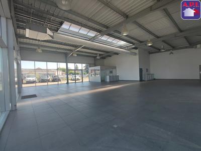 Local d'activités - 411 m²