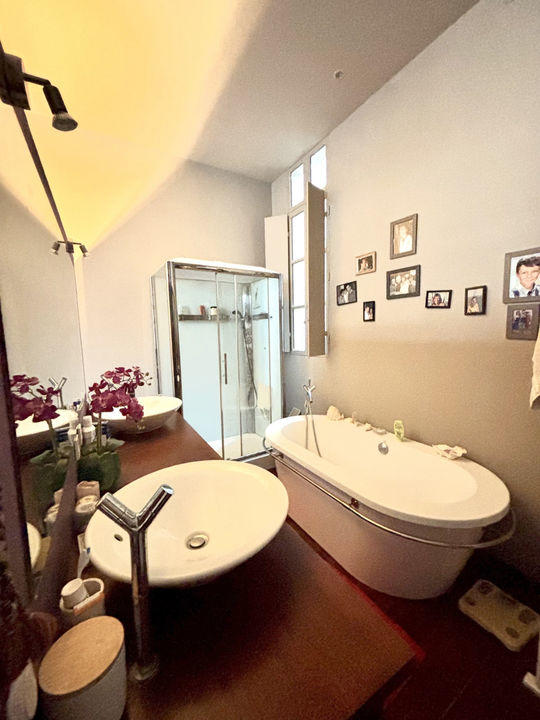 Appartement - 170 m² - 3 pièces