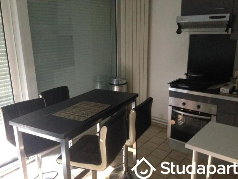 Chambre - 12 m² - 1 pièce