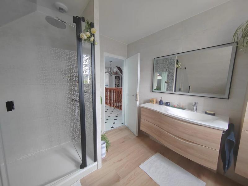 Maison - 140 m² - 6 pièces