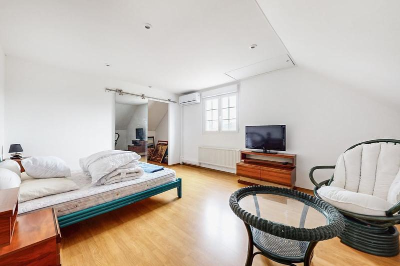 Maison - 180 m² - 6 pièces