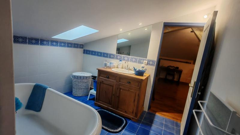 Maison - 203 m² - 7 pièces