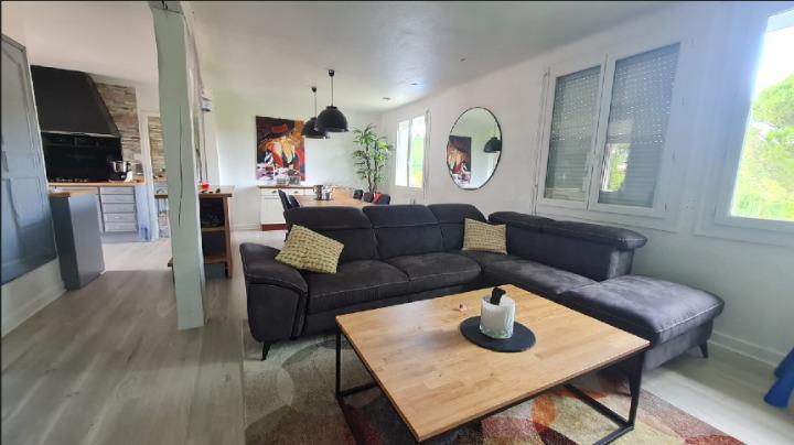 Maison - 300 m² - 7 pièces