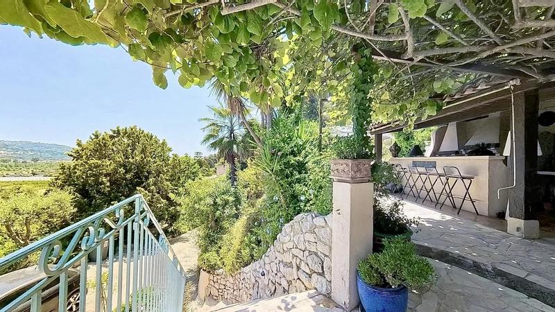 Appartement - 202 m² - 6 pièces