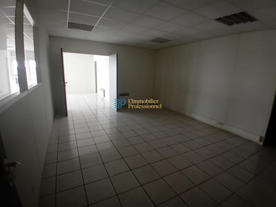 Local d'activités - 450 m²