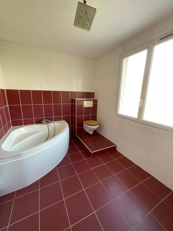 Maison - 95 m² - 4 pièces