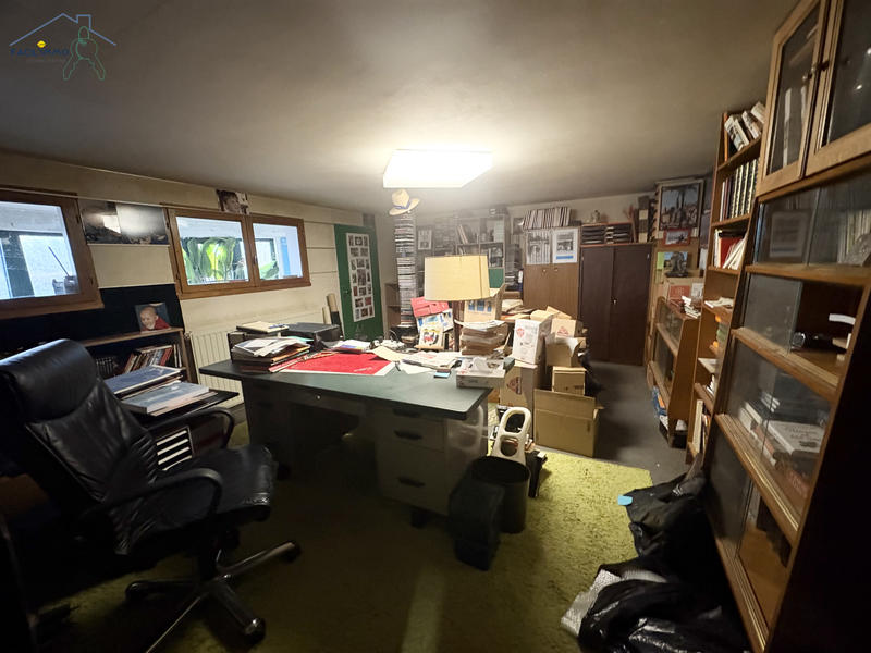 Maison - 220 m² - 9 pièces