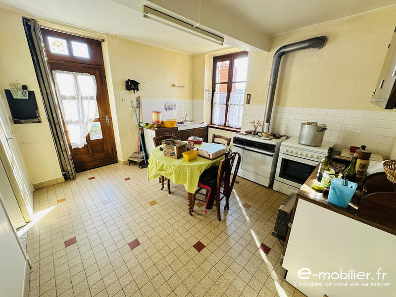 Maison traditionnelle - 170 m² - 6 pièces