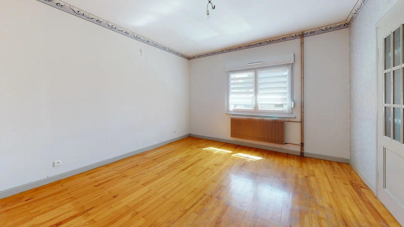 Maison - 207 m² - 7 pièces