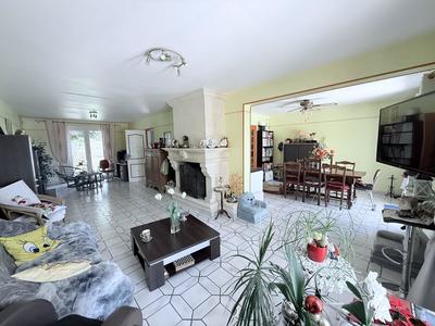 Maison - 182 m² - 7 pièces