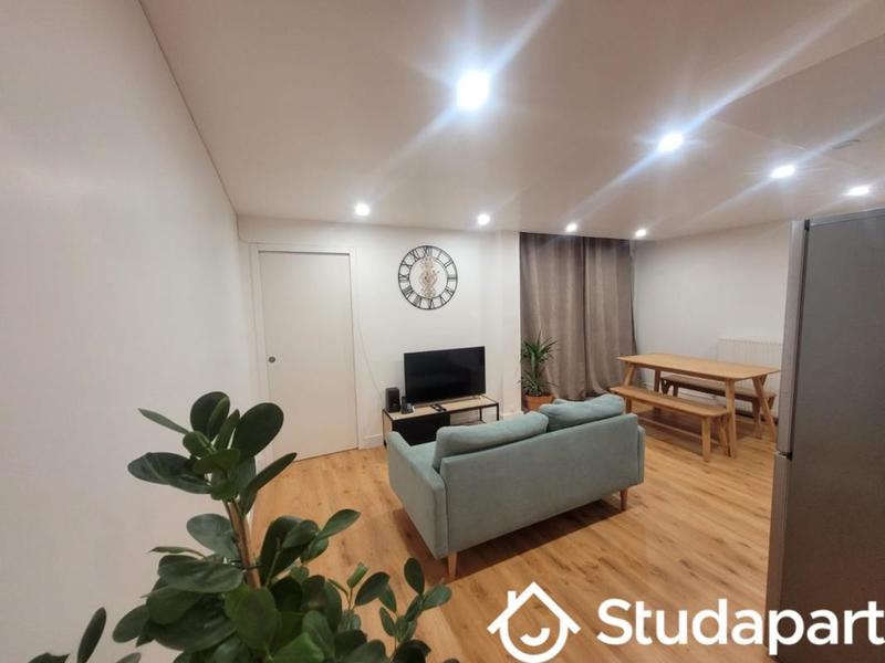 Chambre - 11 m² - 1 pièce