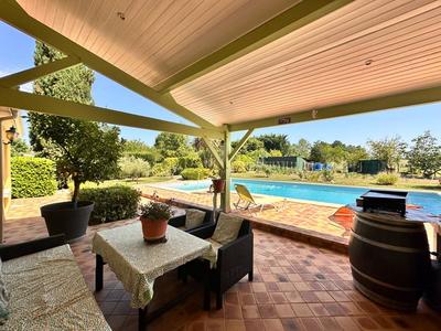 Maison - 180 m² - 6 pièces