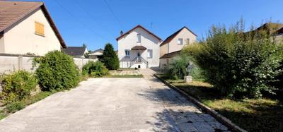 Maison - 99 m² - 5 pièces