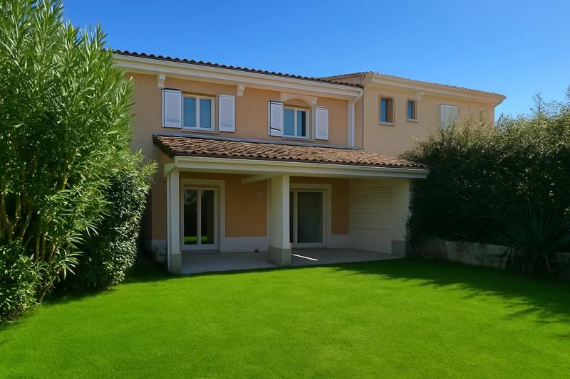 Maison jumelée - 118 m² - 5 pièces