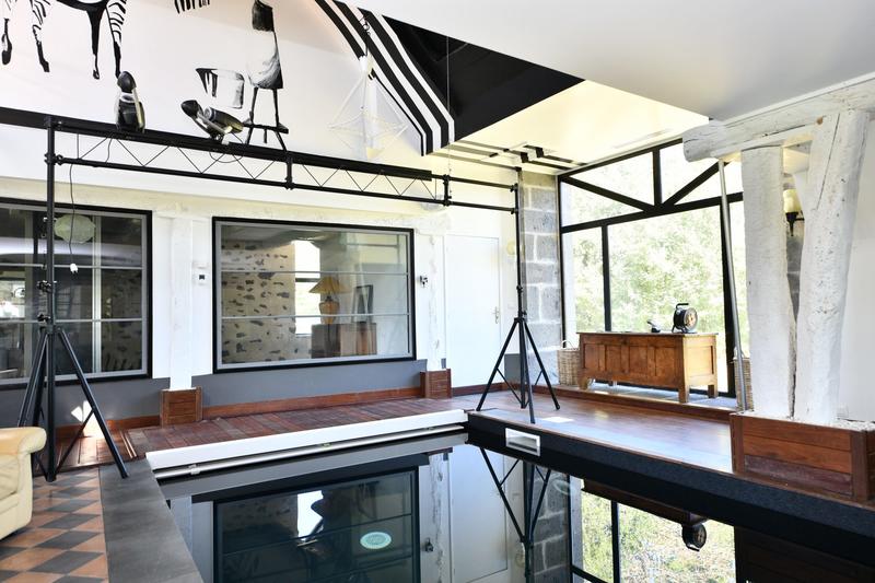 Maison - 390 m² - 12 pièces