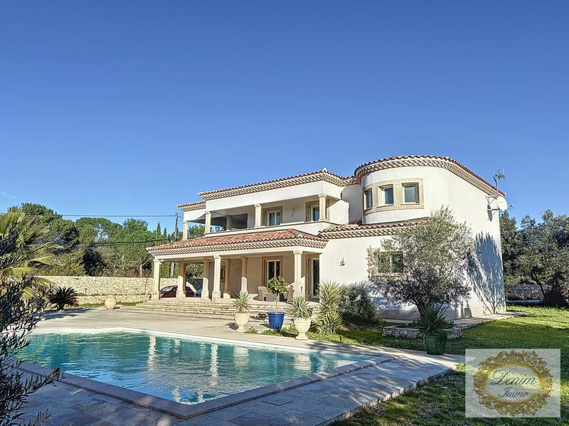 Villa - 180 m² - 6 pièces