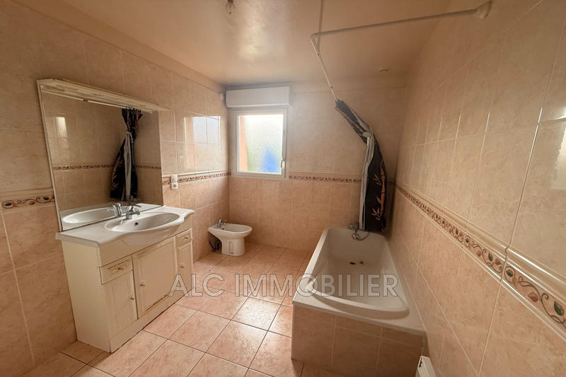 Maison - 151 m² - 7 pièces