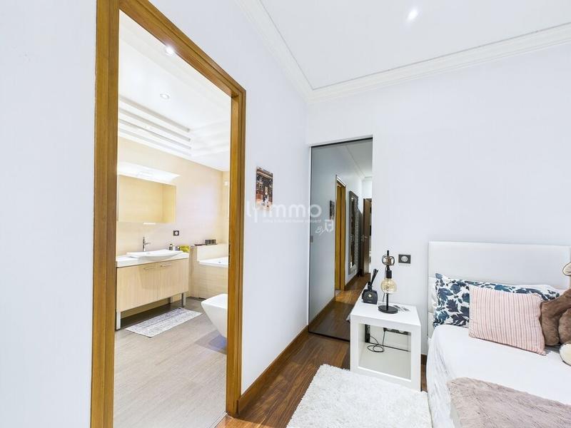 Maison - 378 m² - 7 pièces