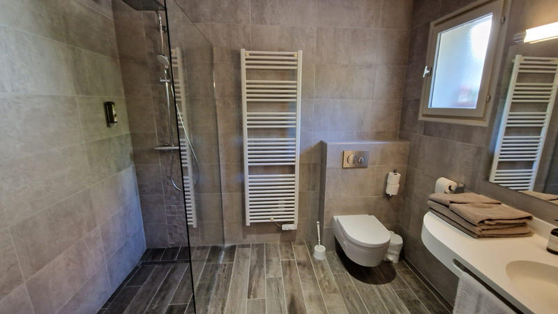 Fonds de commerce - 1 400 m²