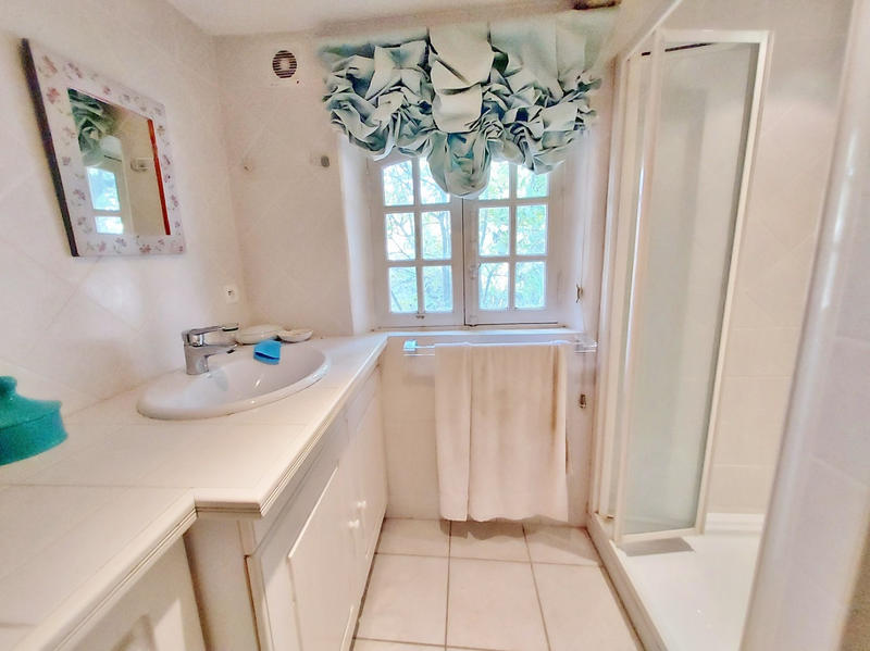 Maison - 260 m² - 10 pièces