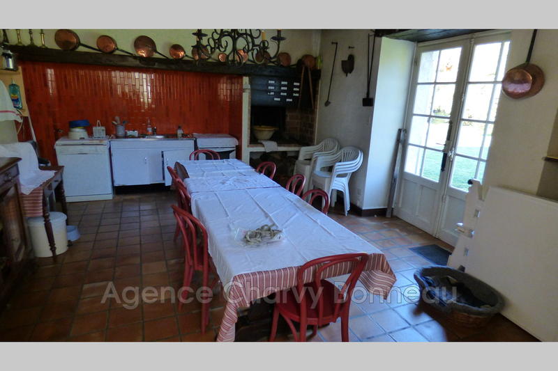 Propriété - 213 m² - 7 pièces