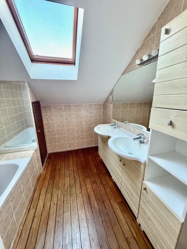 Maison - 175 m² - 7 pièces