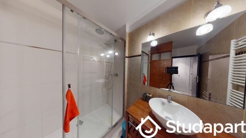 Chambre - 9 m² - 1 pièce