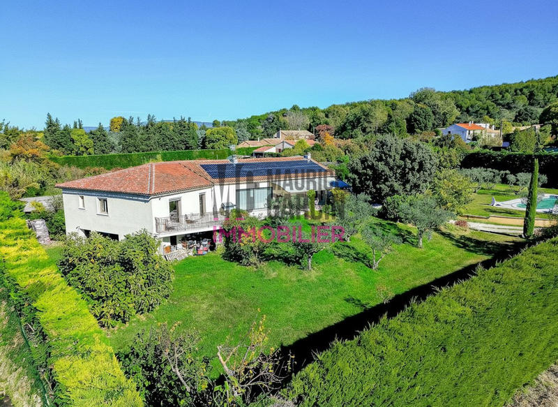 Maison - 213 m² - 7 pièces