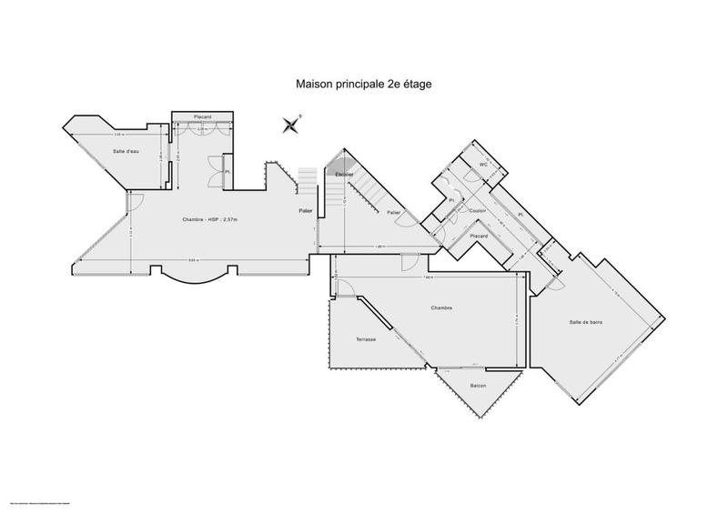 Maison - 595 m² - 8 pièces