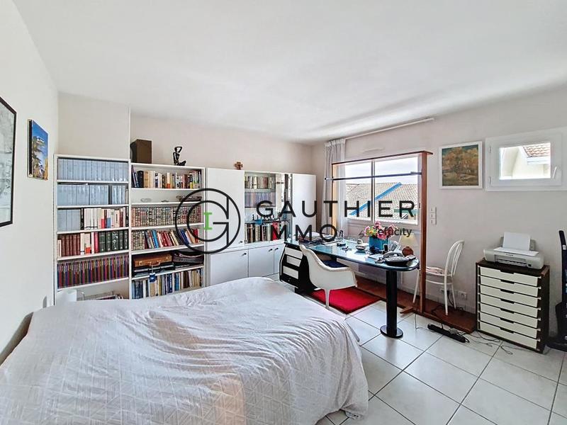 Appartement - 100 m² - 3 pièces