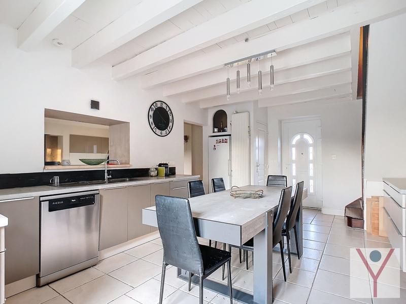 Maison traditionnelle - 148 m² - 6 pièces