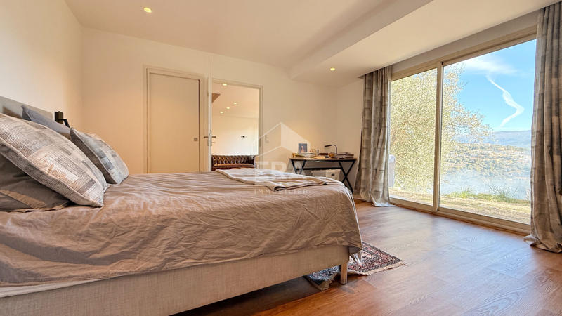 Maison - 144 m² - 5 pièces