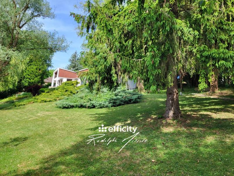 Maison - 180 m² - 8 pièces