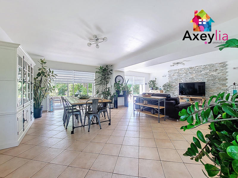 Maison - 197 m² - 7 pièces