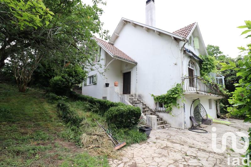 Maison - 196 m² - 10 pièces