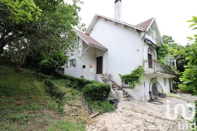 Maison - 196 m² - 10 pièces