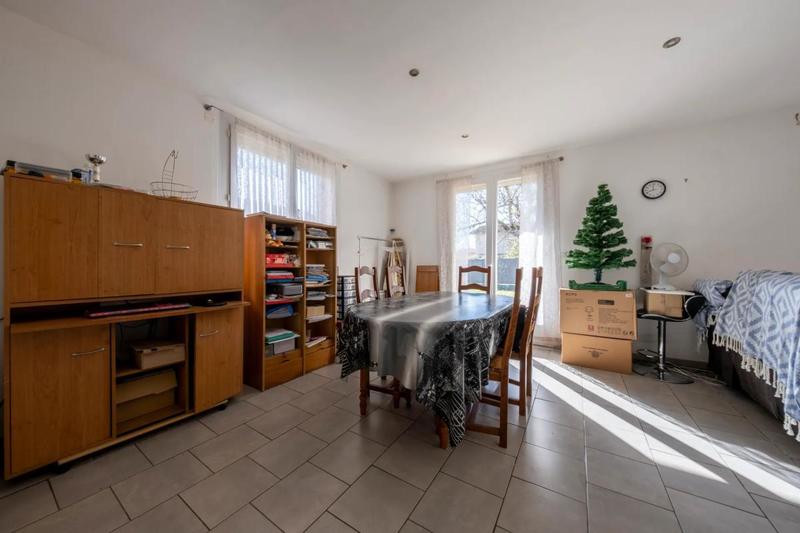 Maison - 250 m² - 11 pièces