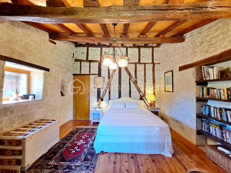 Demeure - 283 m² - 10 pièces