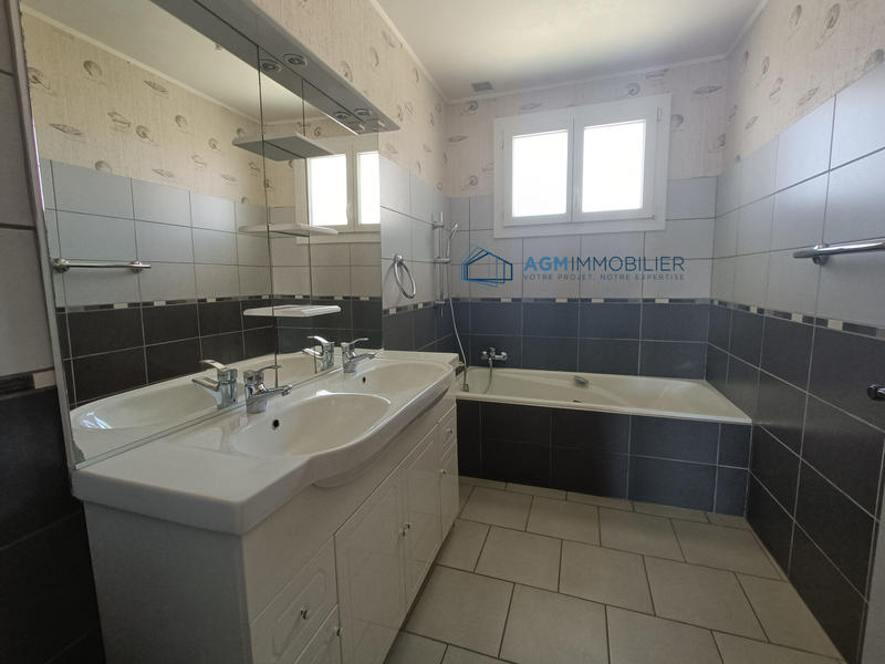 Villa - 166 m² - 6 pièces