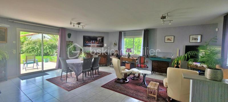 Maison - 98 m² - 5 pièces