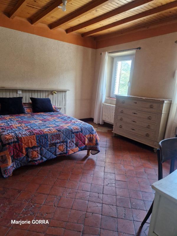 Maison - 330 m² - 9 pièces