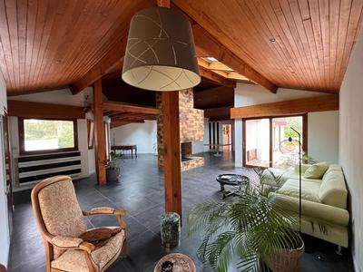 Villa - 225 m² - 6 pièces