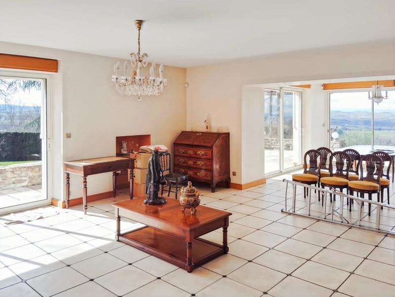 Propriété - 220 m² - 7 pièces