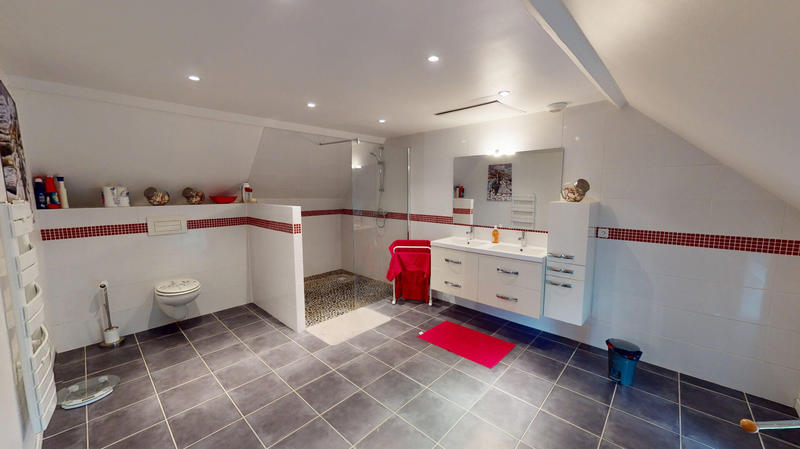 Maison - 127 m² - 5 pièces