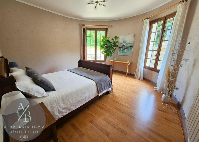 Maison - 180 m² - 6 pièces