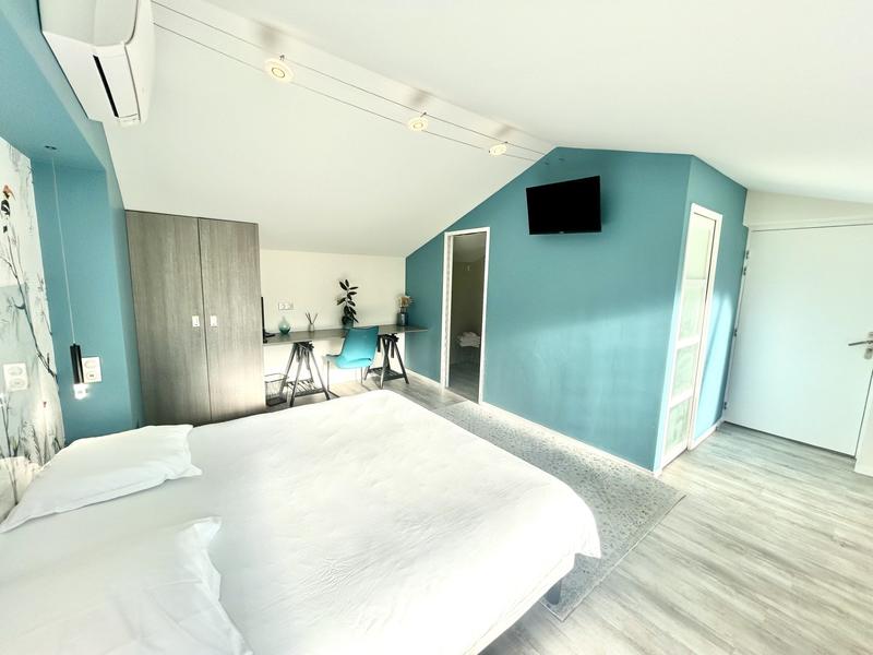 Maison - 296 m² - 6 pièces